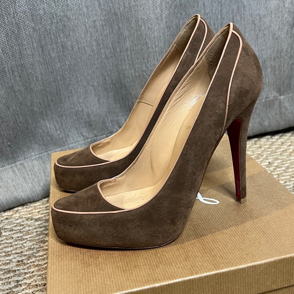 Christian Louboutin Suede Camel JS Pump 38.5